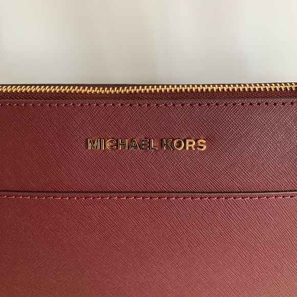 MICHAEL KORS LARGE CIARA TOTE IN MERLOT - Picture 6 of 7